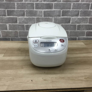 炊飯器 マイコン式 5.5合炊き 黒遠赤厚釜 炊きたて