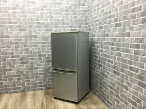 冷蔵庫　2ドア　137L　【どっちもドア】