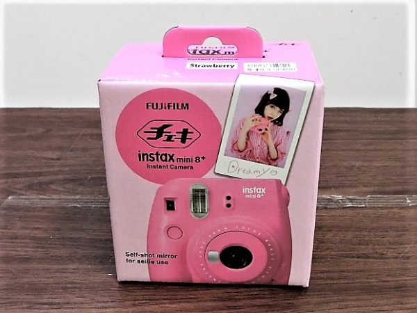 インスタントカメラ チェキ instax mini8プラス　ストロベリー　【新品】