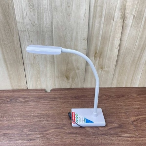 LEDデスクライト【新品】 2段階調光440Lmホワイト