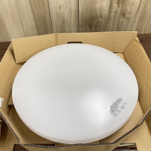 LEDシーリングライト 昼光色調光【リモコン式】〜8畳 【新品】