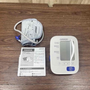 上腕式血圧計 オムロン