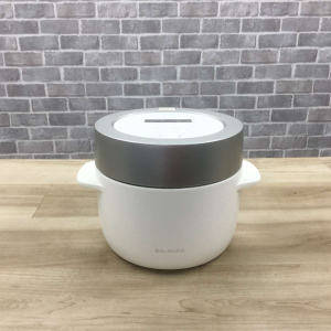 炊飯器 マイコン式 3合炊き バルミューダ