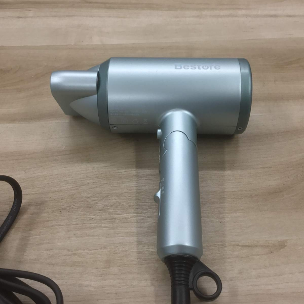 マイナスイオンヘアドライヤー