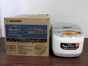 炊飯器　マイコン式　5.5合炊き　黒厚釜【新品】